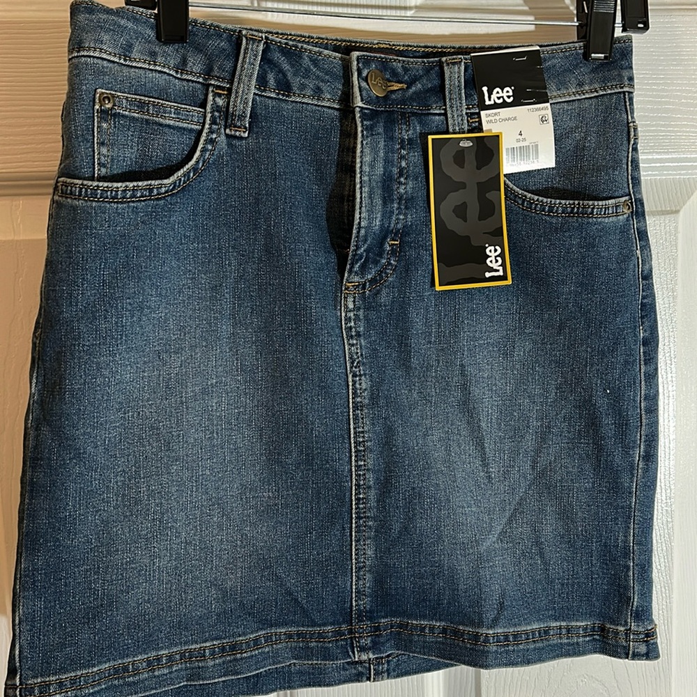 Lee denim skirt size 4
